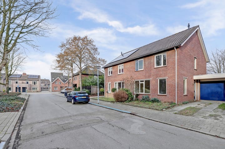 2-onder-1-kapwoning Planetenstraat 5 in Venlo