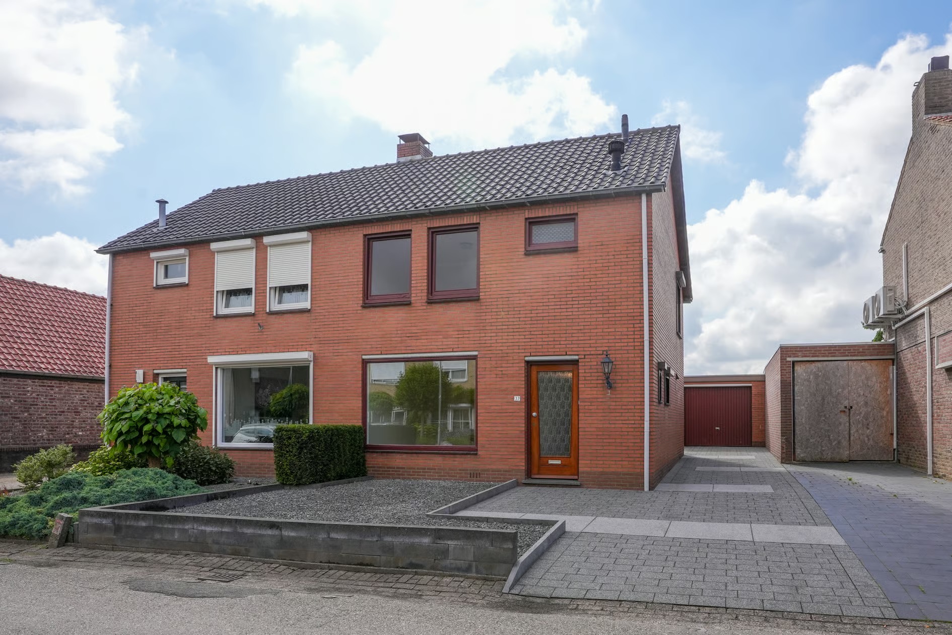 2-onder-1-kapwoning Keulsteeg 37 in Beek