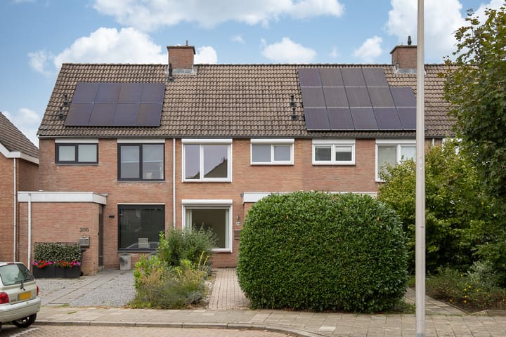 Eengezinswoning, tussenwoning Palestinastraat 384 in Heerlen