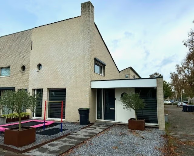 Hoekwoning Oldenzaalsingel 19 in Tilburg