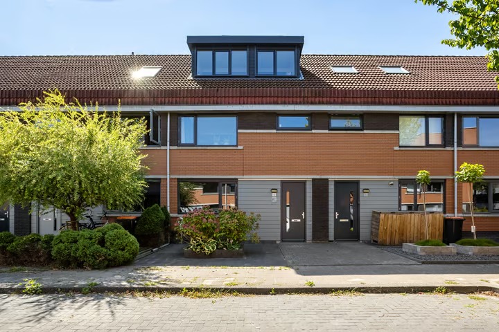 Tussenwoning Waterjuffer 10 in Enschede