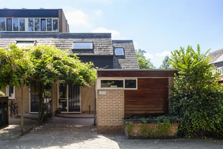 Hoekwoning Valkeniersdonk 305 in Apeldoorn
