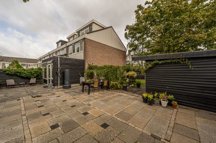Hoekwoning Schoonveld 64 in Rotterdam