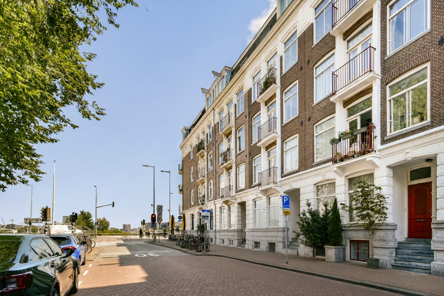 Dubbel benedenhuis Barentszplein 3 H in Amsterdam