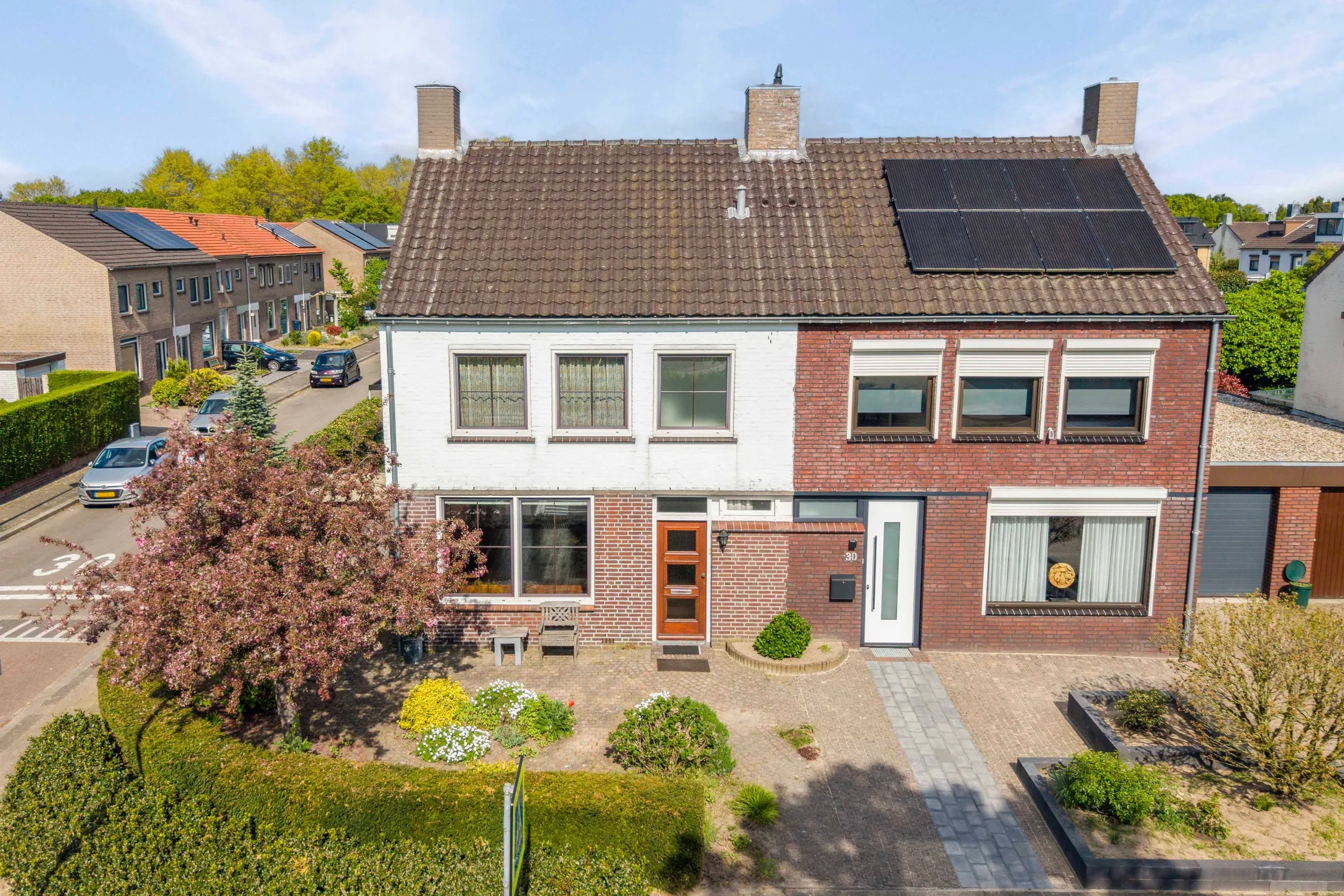 2-onder-1-kapwoning Burg Cremersstraat 32 in Grubbenvorst