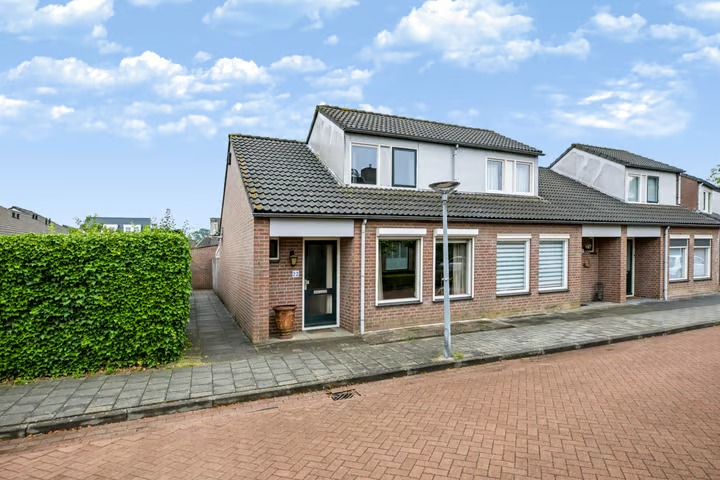 Hoekwoning Kloosterhof 22 in Veldhoven