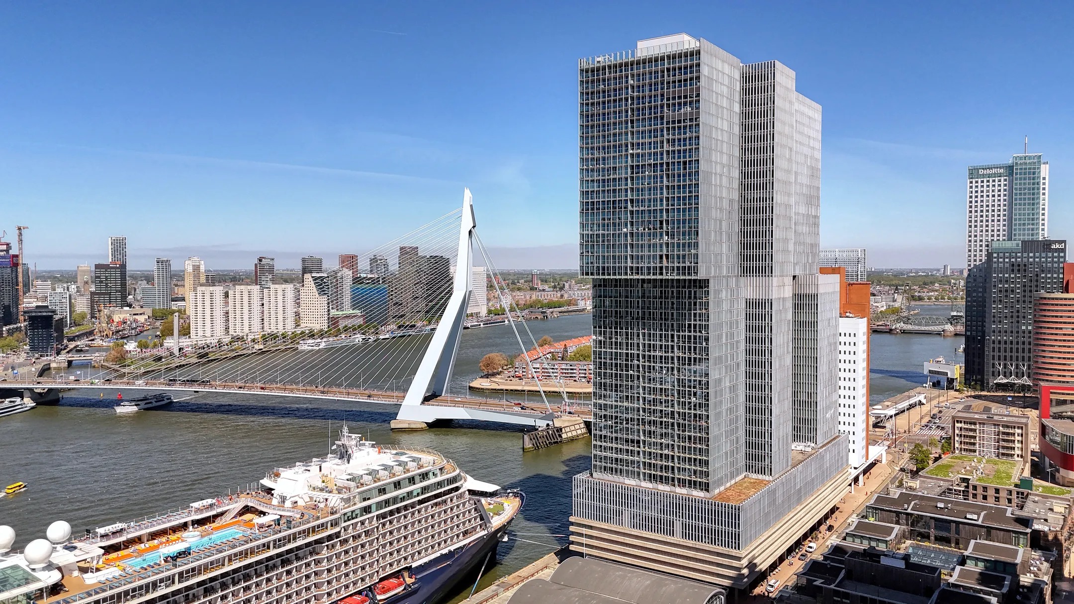 Portiekflat Wilhelminakade 239 in Rotterdam