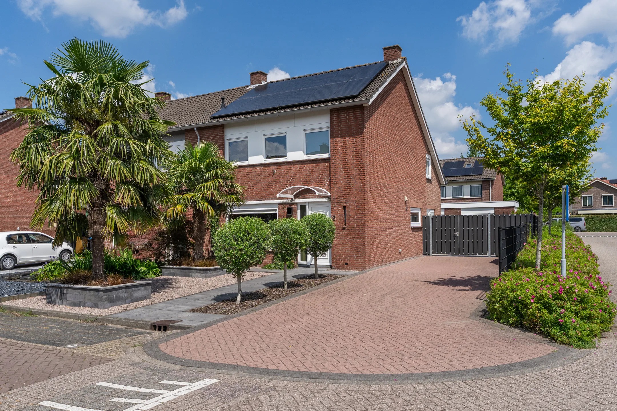 2-onder-1-kapwoning C.H. van Maanenstraat 2 in Rossum