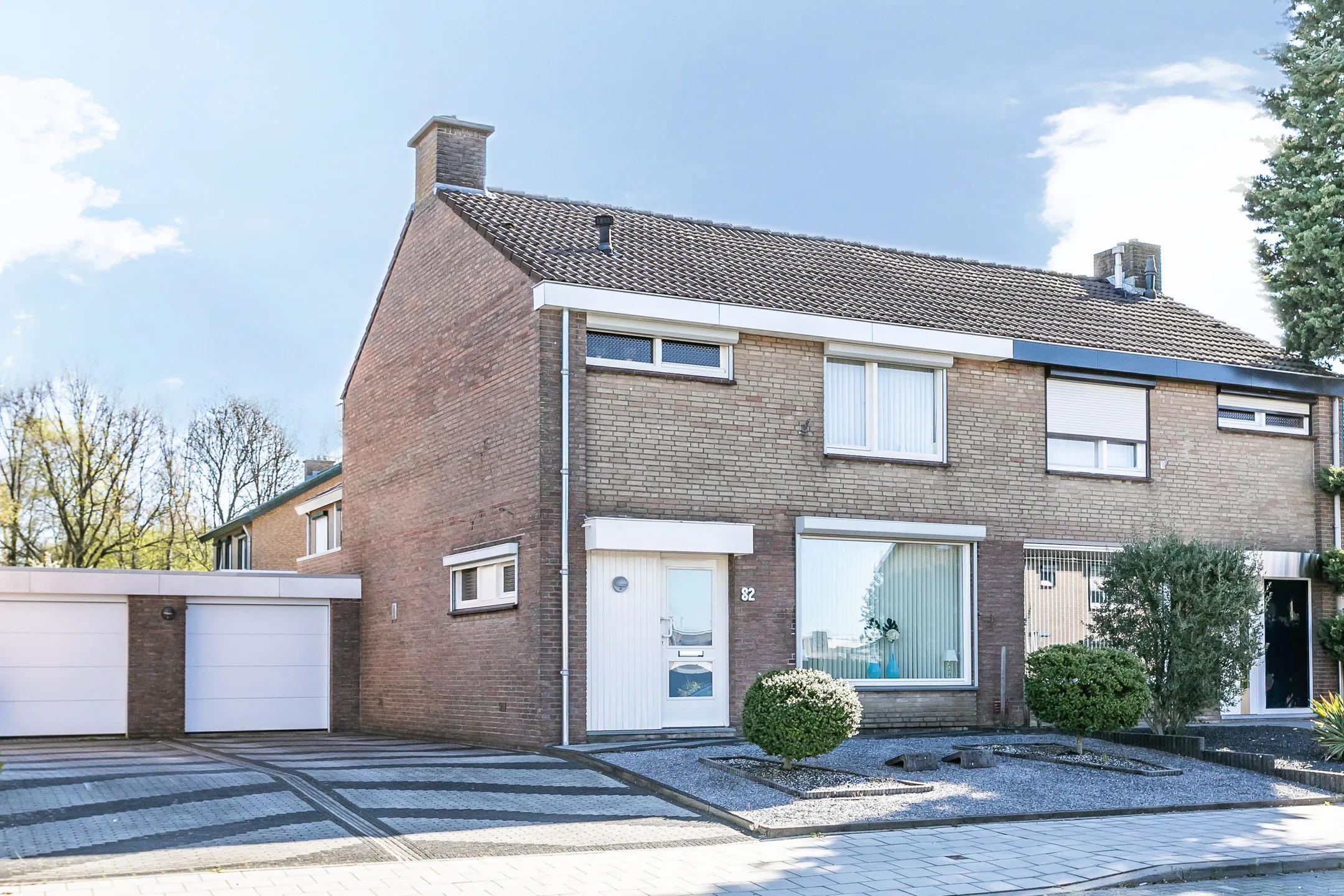 2-onder-1-kapwoning Servatiusstraat 82 in Brunssum