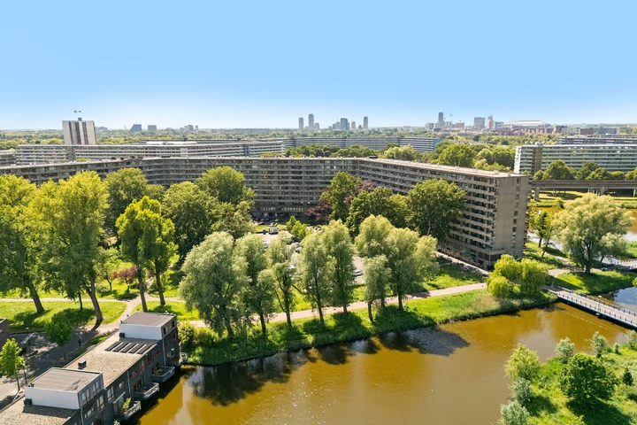 Galerijflat Kleiburg 607 in Amsterdam