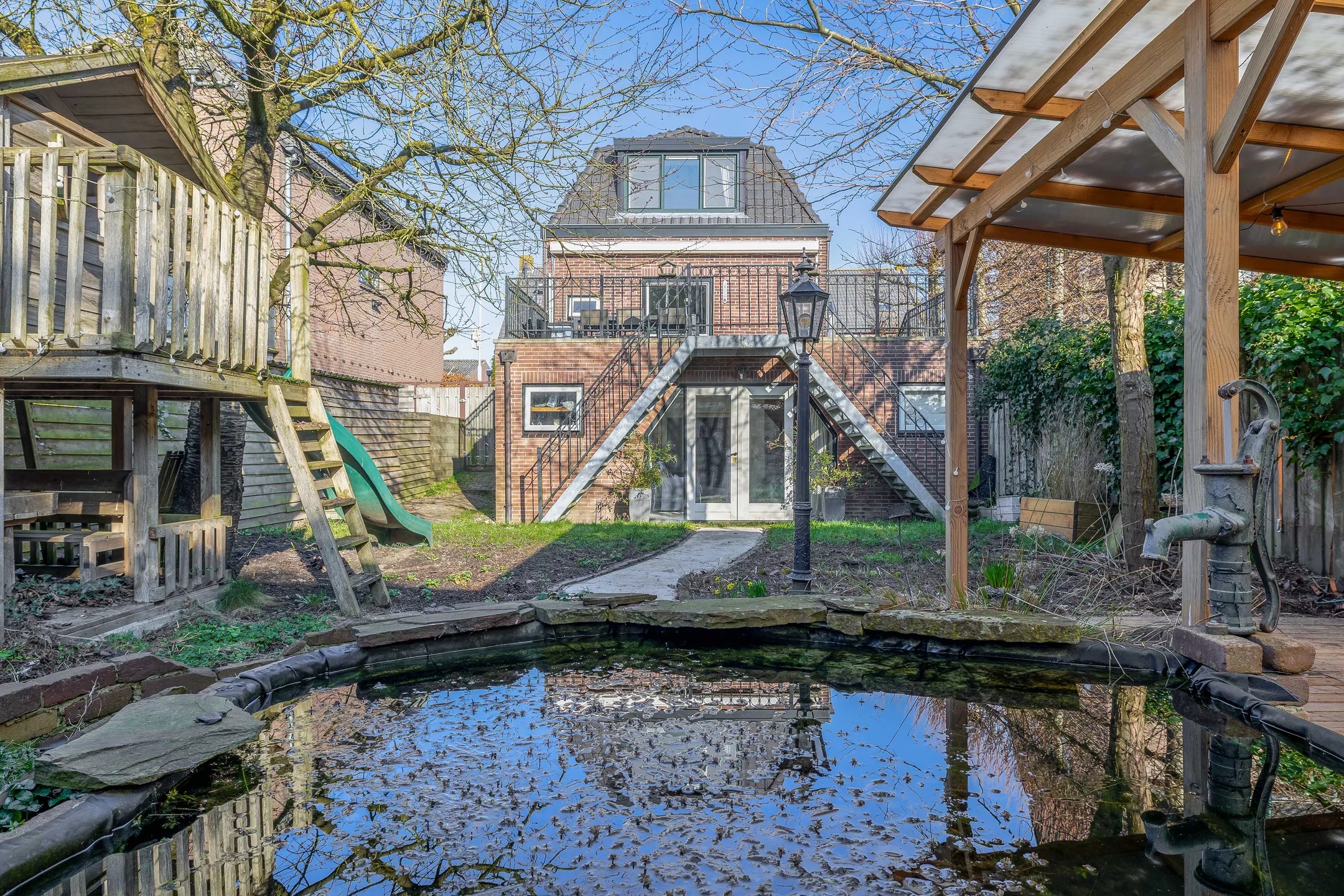 Vrijstaande woning (dijkwoning) Flierstraat 83 in Lage Zwaluwe