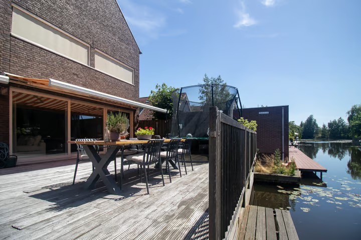 Halfvrijstaande woning Fransche Brug 6 in Roelofarendsveen