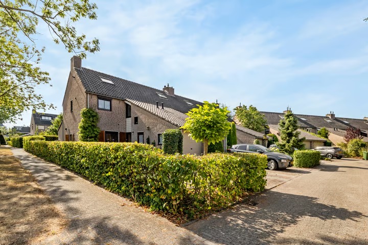Hoekwoning Voorn 1 in Huizen