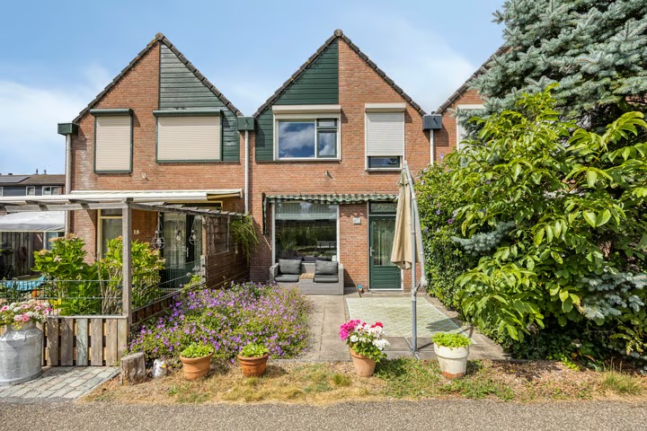 Tussenwoning Voorweg 17 in Nieuwe Wetering