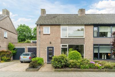 Geschakelde 2-onder-1-kapwoning Emmalaan 39 in Oss