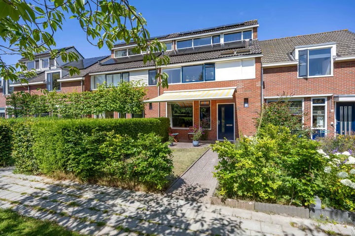 Tussenwoning van Giffenstraat 48 in Ezinge