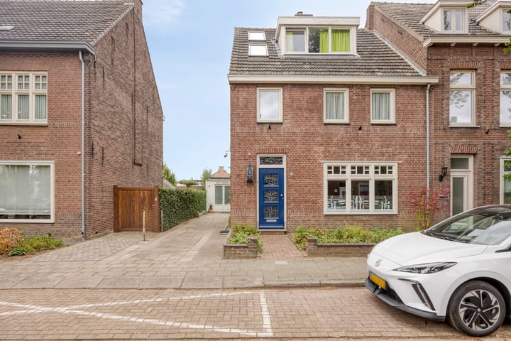 Halfvrijstaande woning Julianalaan 39 Roermond