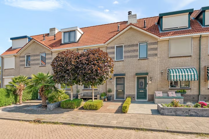 Tussenwoning Biezenbloker 16 Puttershoek