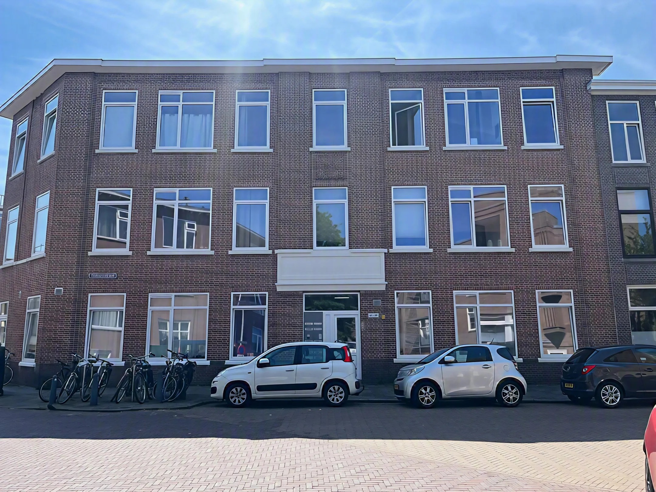 Benedenwoning Esdoornstraat 18 A in Den Haag