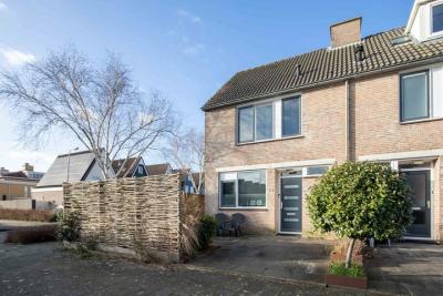 Hoekwoning Anne Frankstraat 34 in Kudelstaart