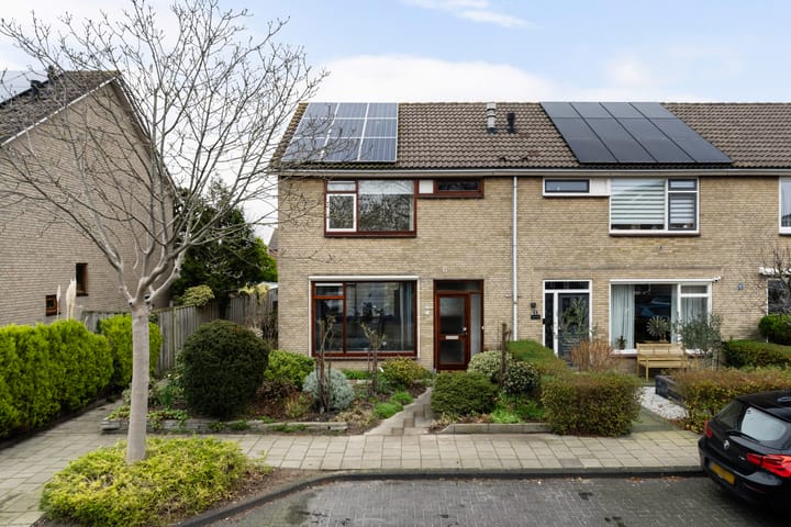 Hoekwoning Kortenaerstraat 7 in Maasdijk
