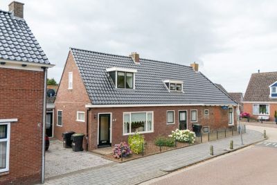Eengezinswoning, 2-onder-1-kapwoning Foeke Sjoerdsstrjitte 1 in Easternijtsjerk