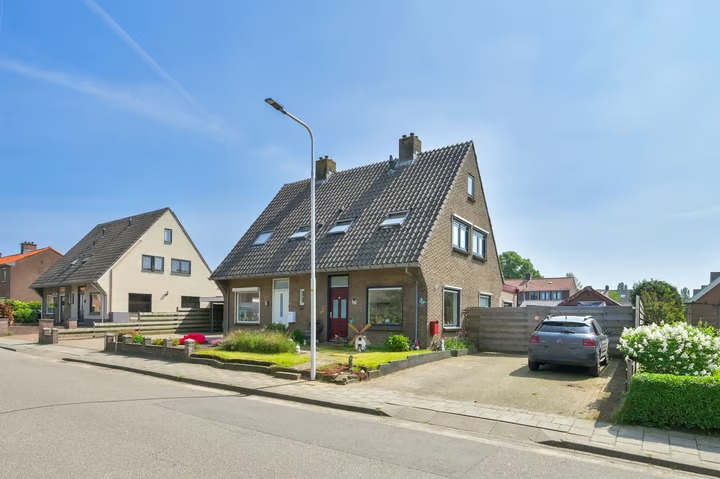 2-onder-1-kapwoning Prins Bernhardlaan 39 in Amerongen