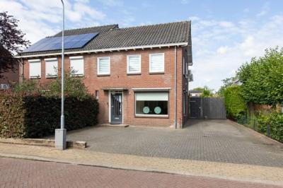 Eengezinswoning, 2-onder-1-kapwoning 't Slag 18 in Westervoort