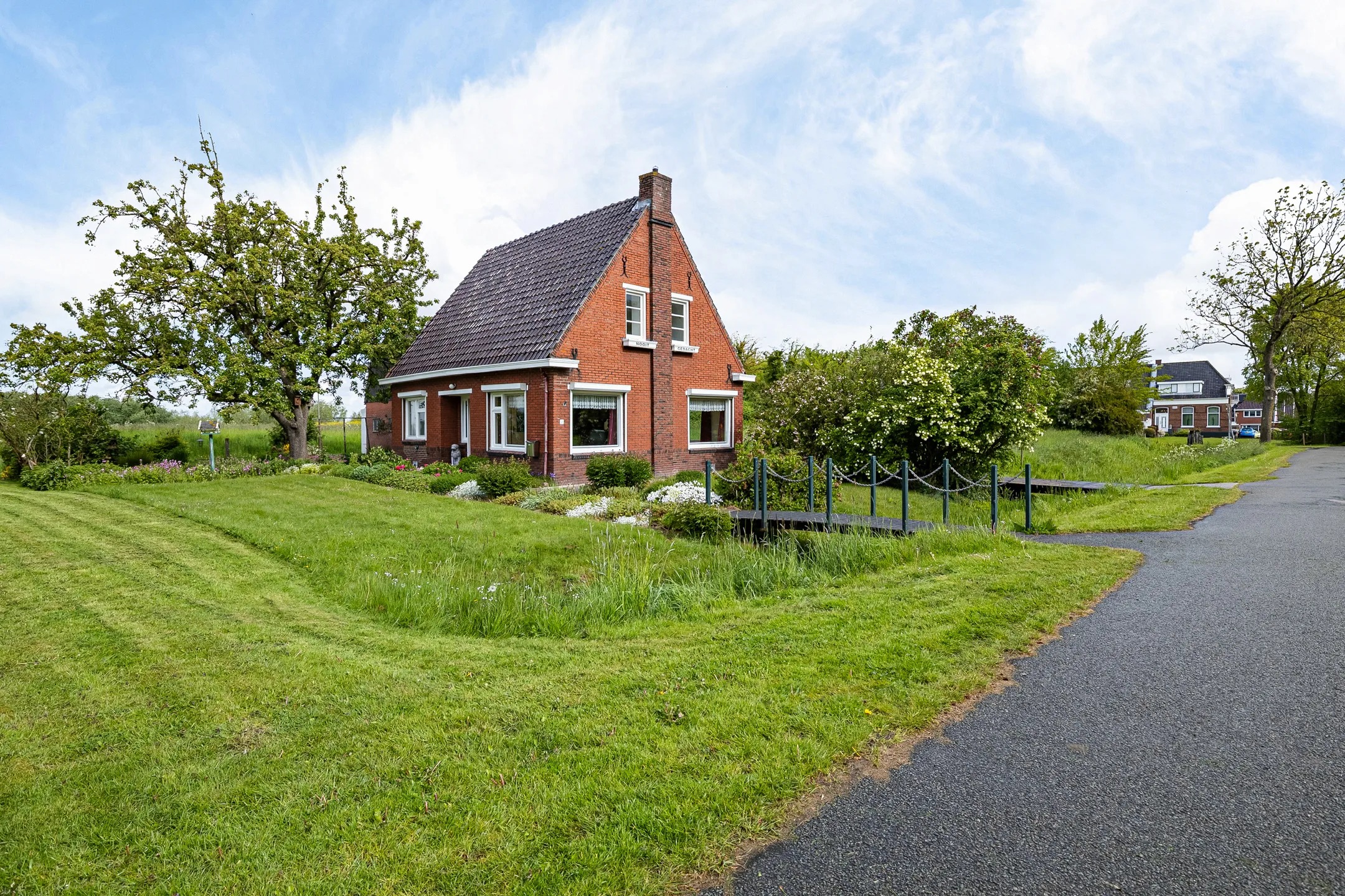 Vrijstaande woning (bedrijfs- of dienstwoning) Kanaalweg 2 in Appingedam