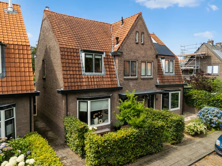 2-onder-1-kapwoning Van Woustraat 11 in Amersfoort