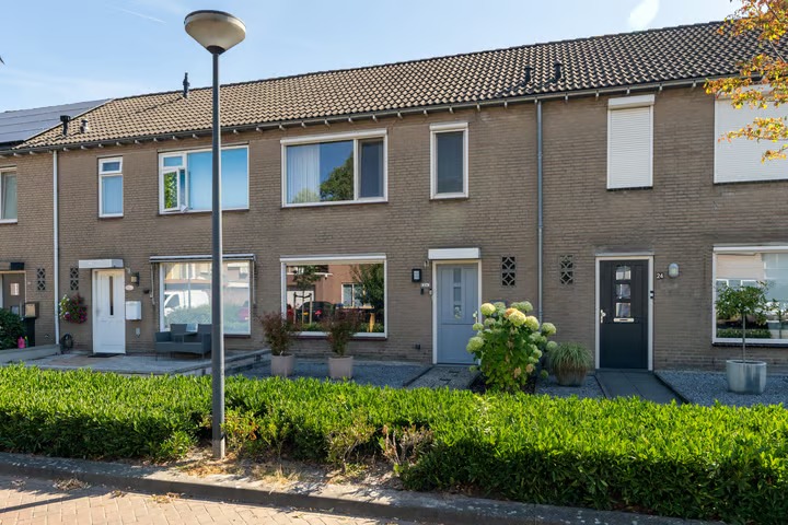 Tussenwoning Debussystraat 26 in Waalwijk