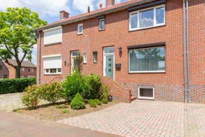 Tussenwoning Prins Bernhardstraat 37 in Echt