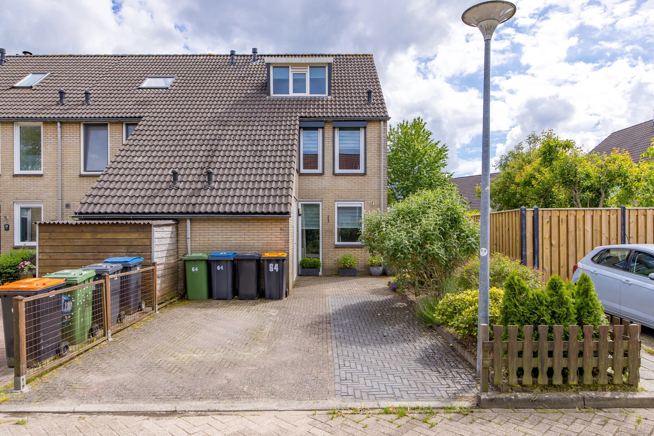 Hoekwoning Groenkampen 64 in Assen