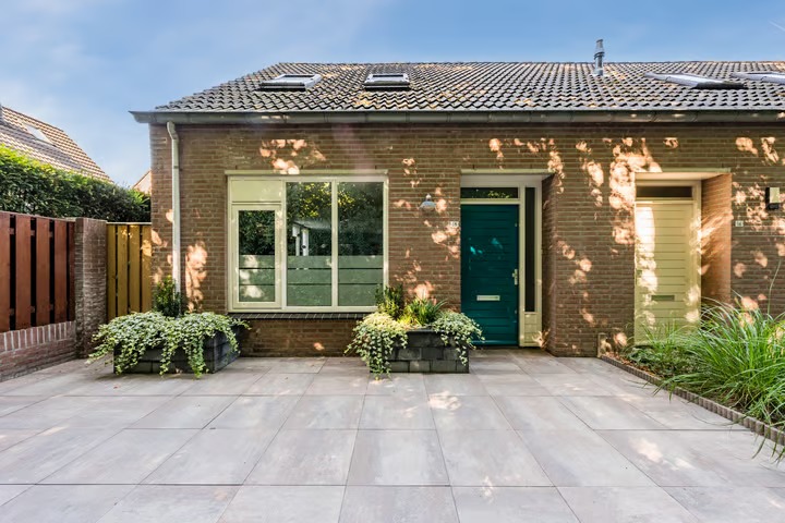 Hoekwoning Aan 't Laar 18 in Bergeijk
