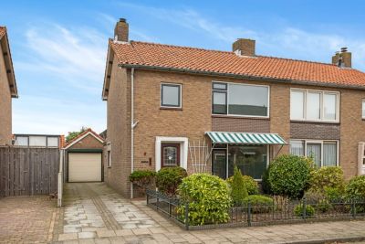 Eengezinswoning, 2-onder-1-kapwoning Pater Rommelaan 5 in Prinsenbeek