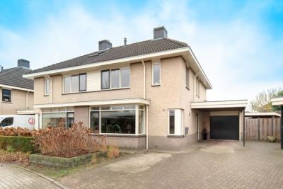 Eengezinswoning, 2-onder-1-kapwoning Steenanjer 11 in Nijverdal