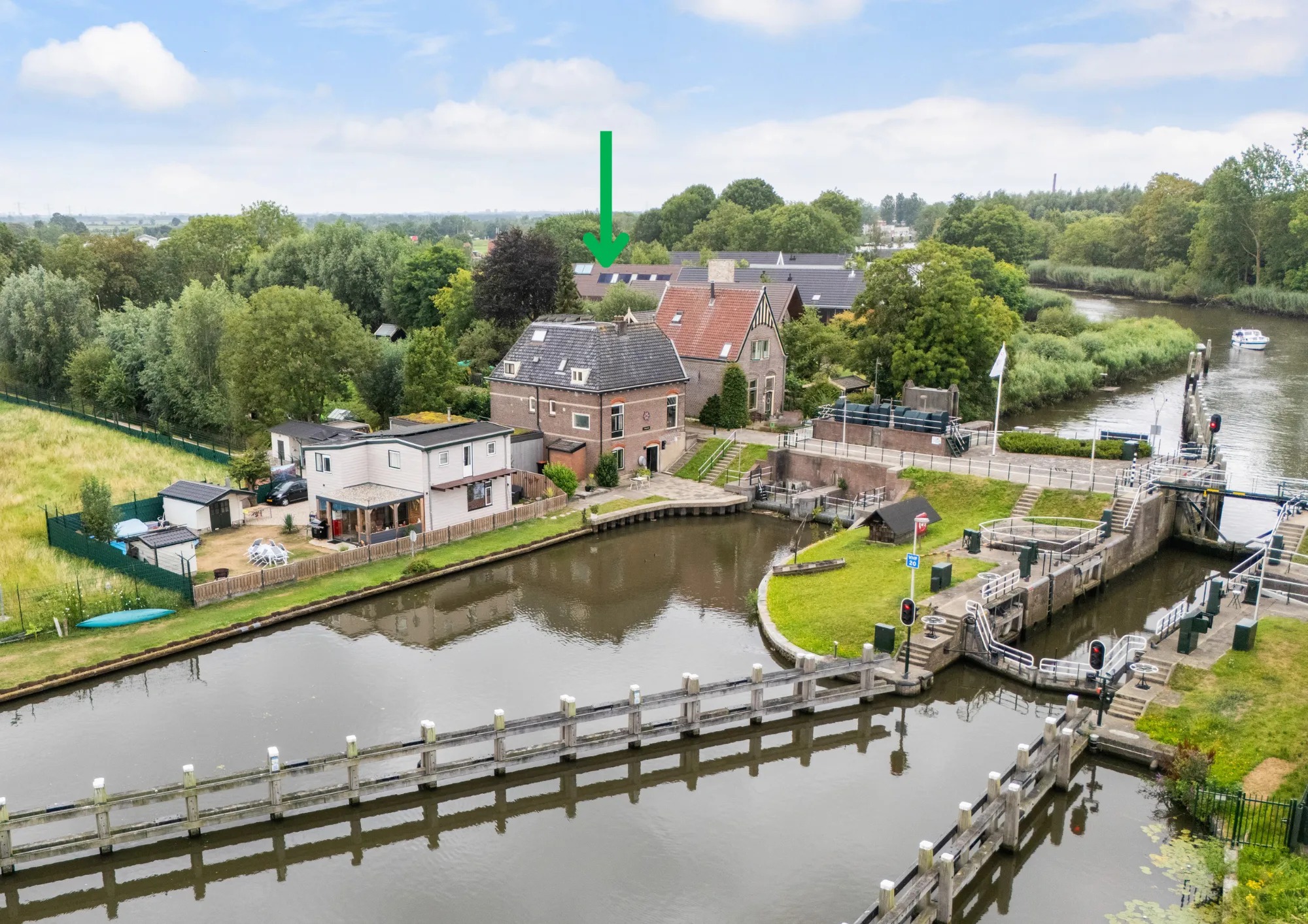 2-onder-1-kapwoning (dijkwoning) Zuider IJsseldijk 6 in Gouda