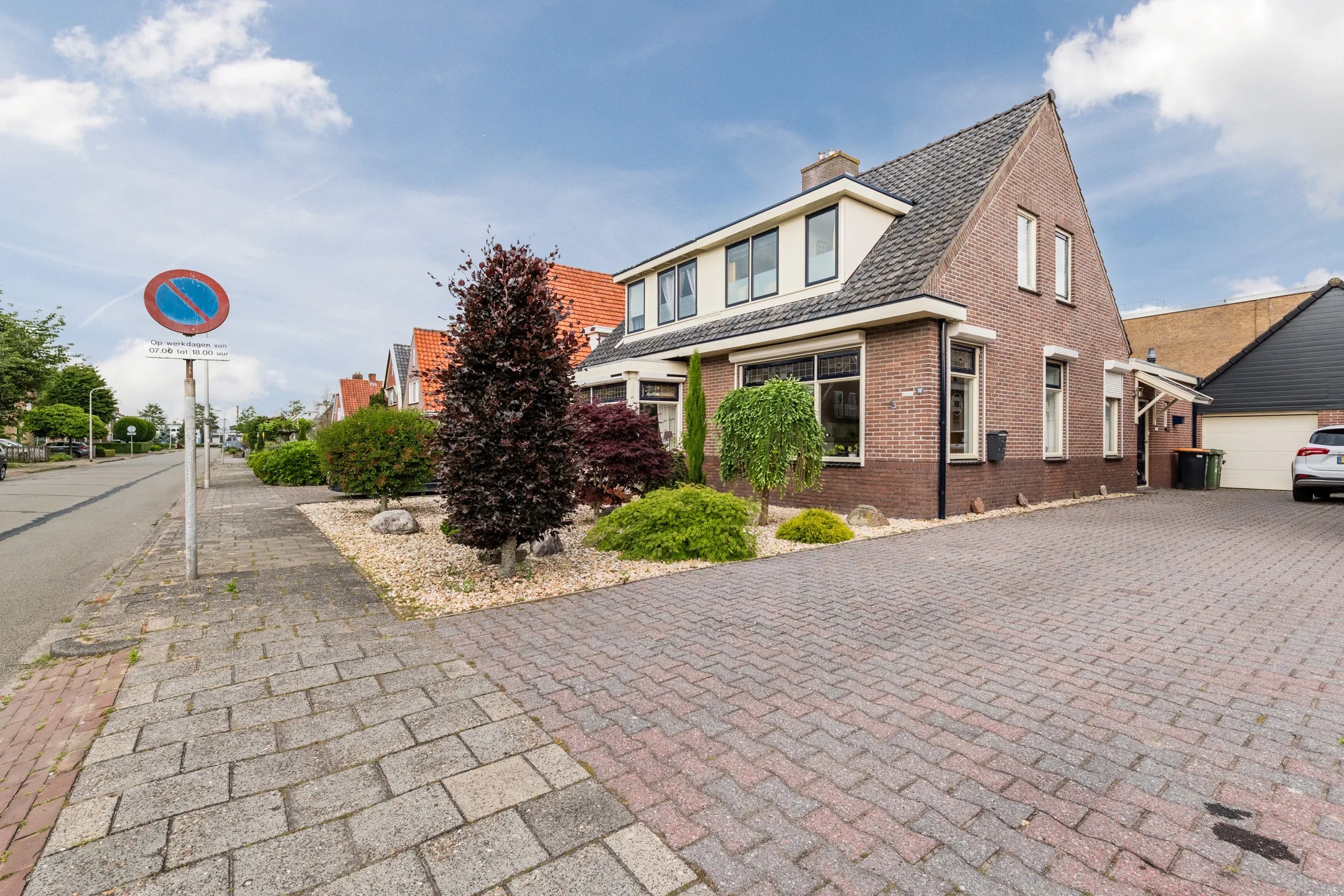 2-onder-1-kapwoning Noorderweg 12 in Hoogeveen
