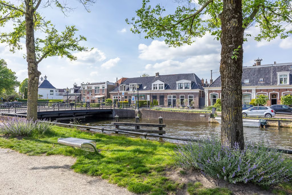 Hoekwoning Looxmagracht 7 in Sneek
