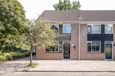 Hoekwoning Haydnstraat 33 in Losser