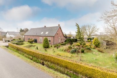 Woonboerderij, vrijstaande woning Kaarschotsestraat 14 in Rijsbergen