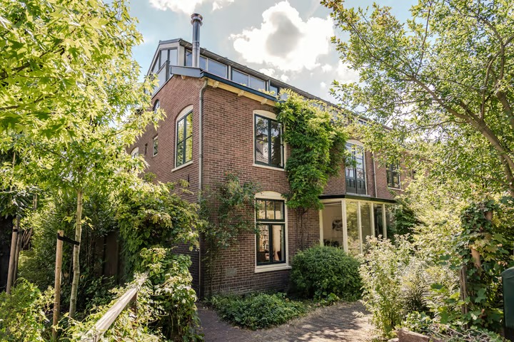 2-onder-1-kapwoning Jan Willem Frisolaan 17 in Overveen