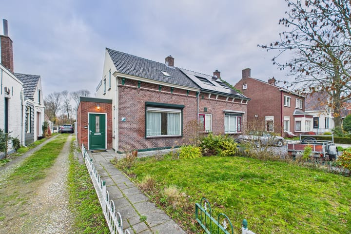 2-onder-1-kapwoning Terneuzensestraat 18 in Zaamslag