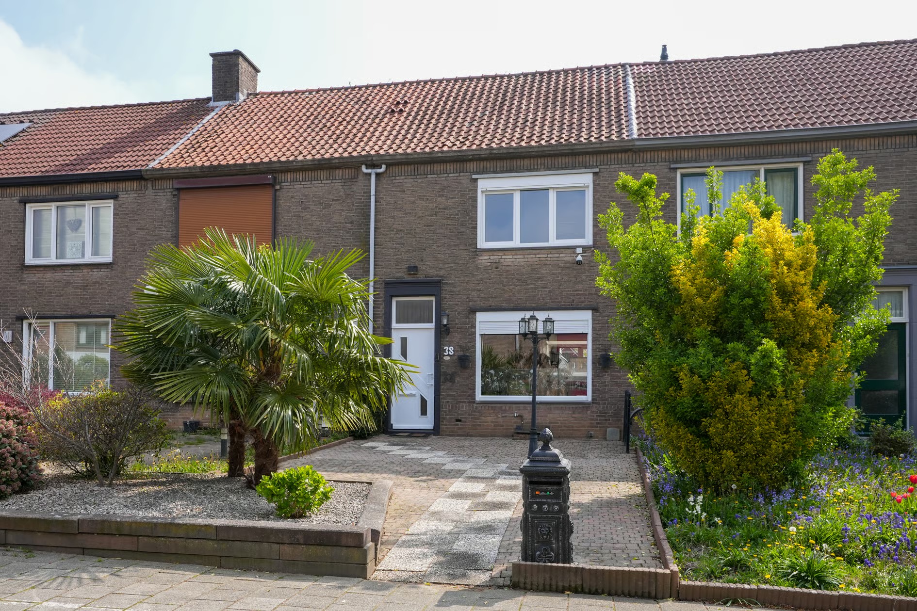 Tussenwoning Antoniusstraat 38 in Geleen