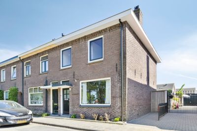Eengezinswoning, hoekwoning Deldensestraat 84 in Goor
