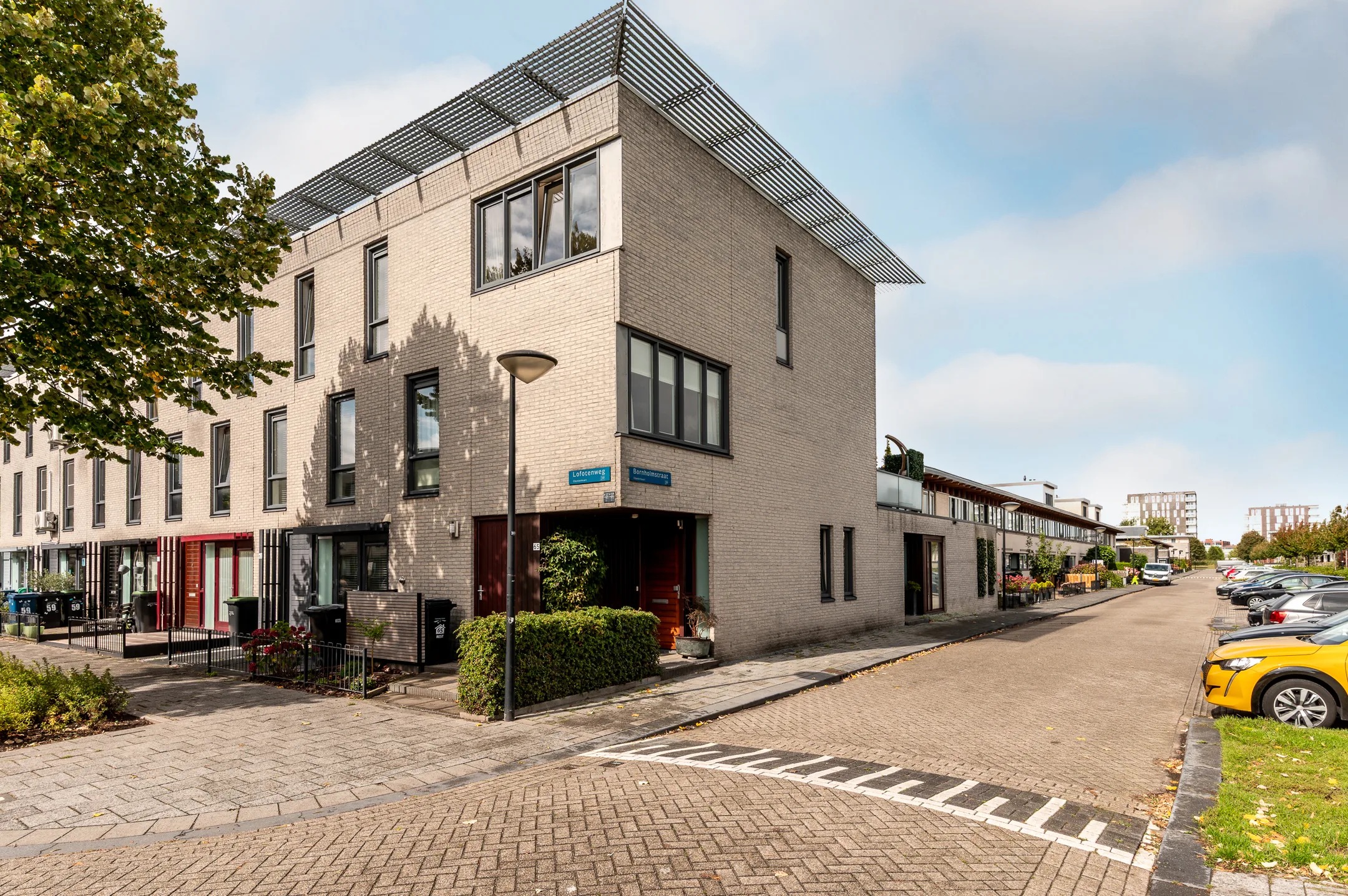 Hoekwoning Lofotenweg 65 in Almere