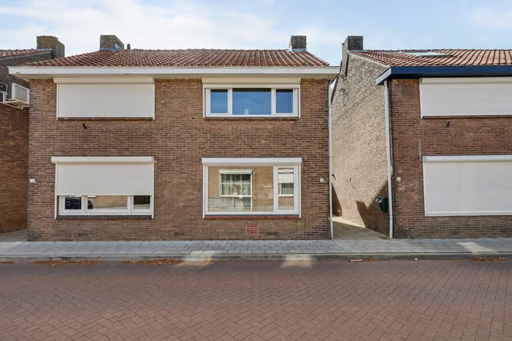 2-onder-1-kapwoning van Tienhovenstraat 12 in Yerseke