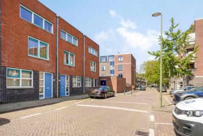 Hoekwoning Charlotte de Bourbonstraat 147 in Den Haag