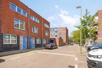 Hoekwoning Charlotte de Bourbonstraat 147 in Den Haag