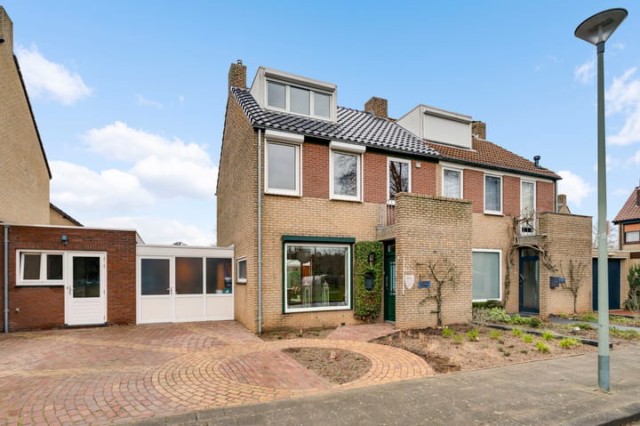 Geschakelde 2-onder-1-kapwoning Bisschopskamp 18 Swalmen